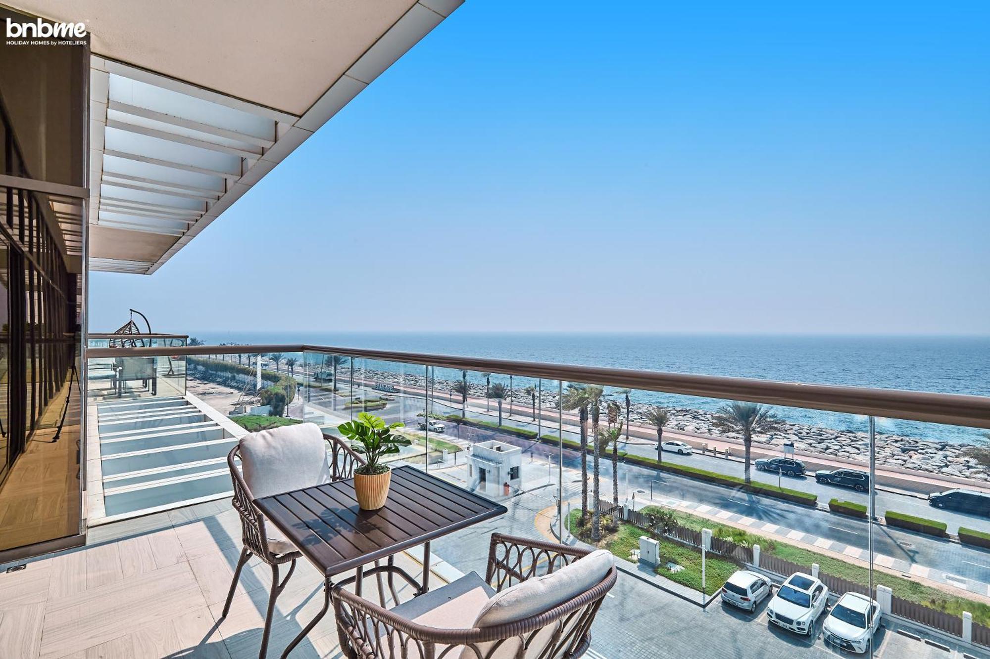 Bnbme - Th8 Palm Hotel Дубай Экстерьер фото