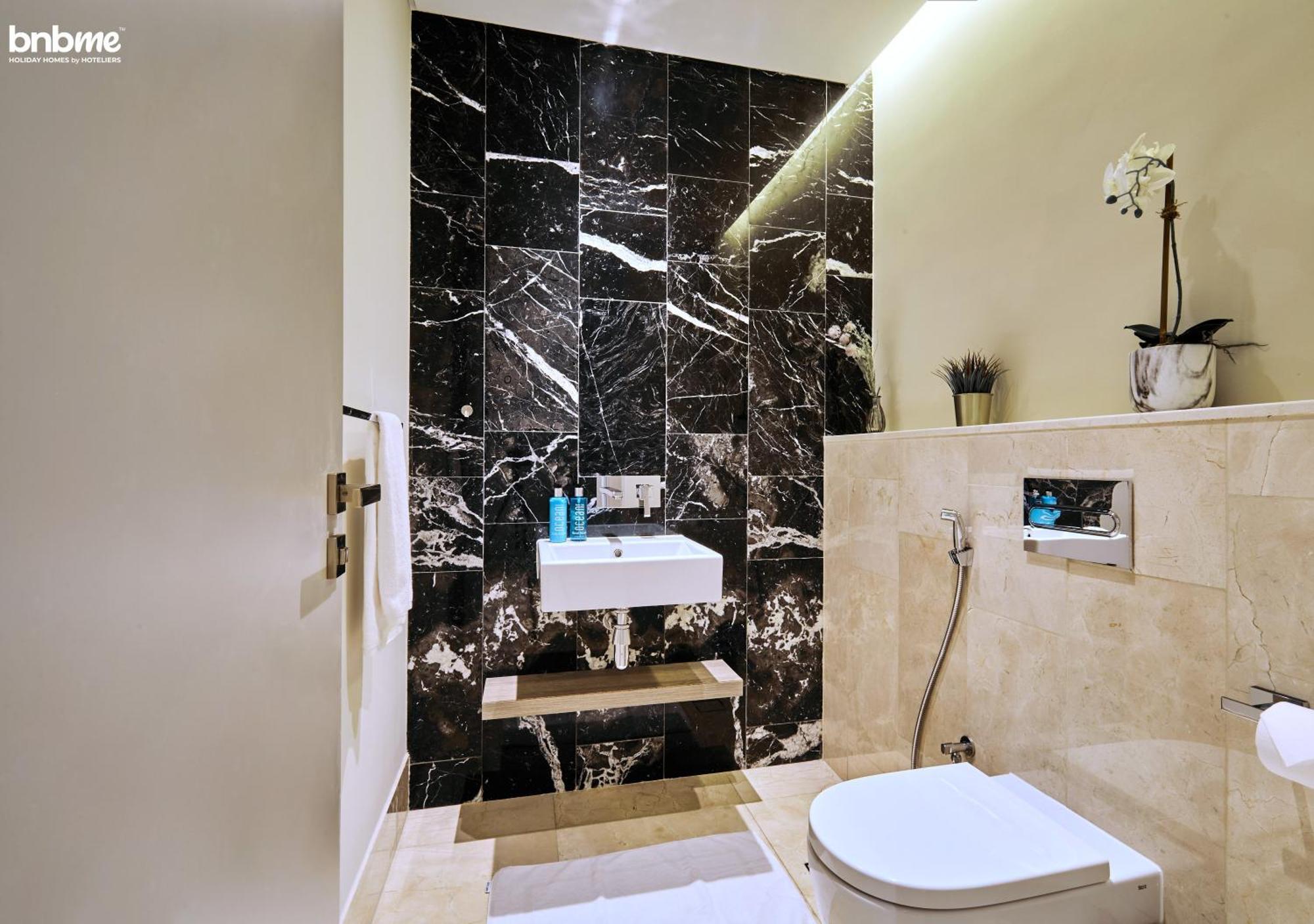 Bnbme - Th8 Palm Hotel Дубай Экстерьер фото